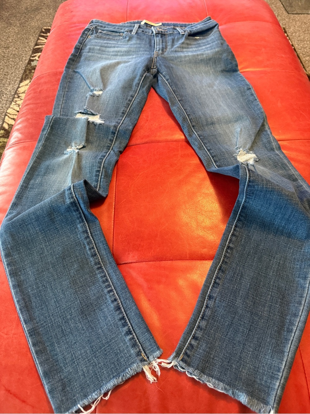 Levi’s 711 skinny Distressed Blue Straight-Leg Jeans size 28 x 34